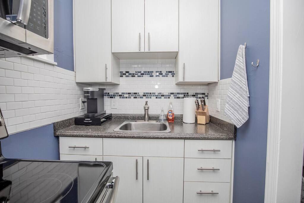 Apartment Walk To 12 South, 7 Min To Downtown, Free Parking! *