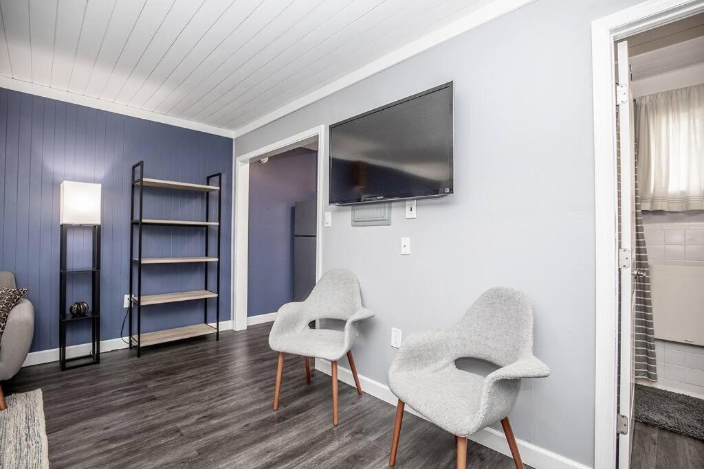 Apartment Walk To 12 South, 7 Min To Downtown, Free Parking! *