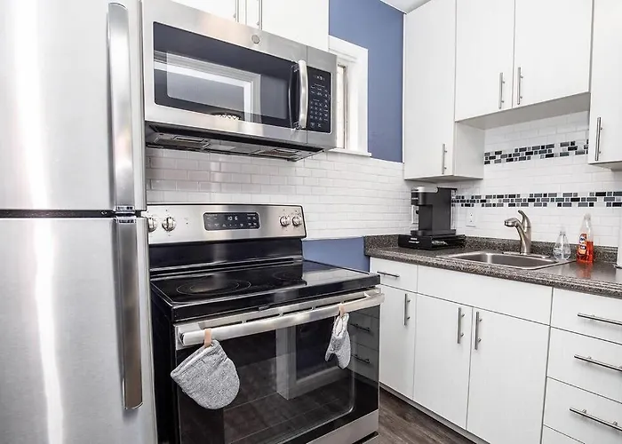Walk To 12 South, 7 Min To Downtown, Free Parking!